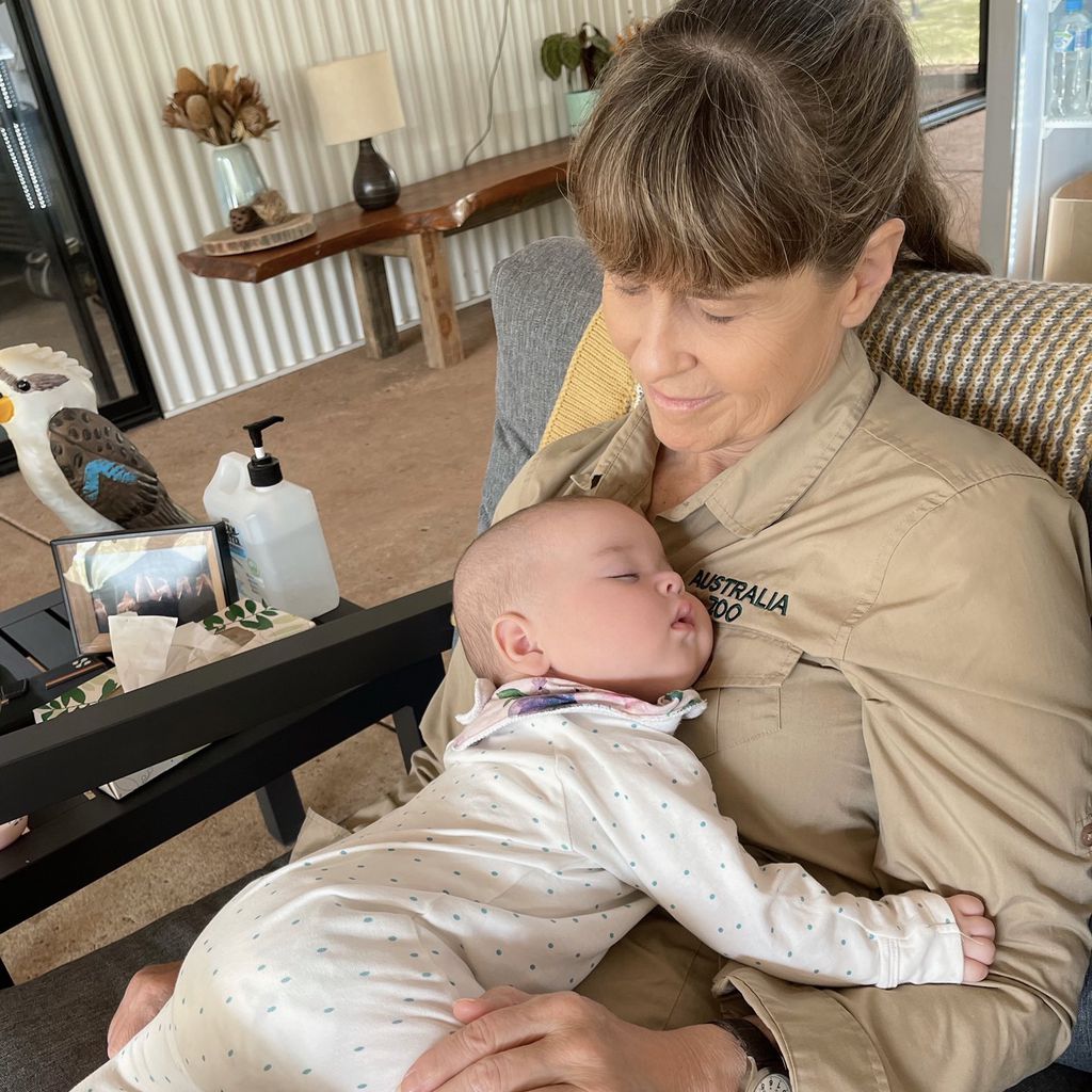 Terri Irwin mit ihrer Enkeltochter Grace