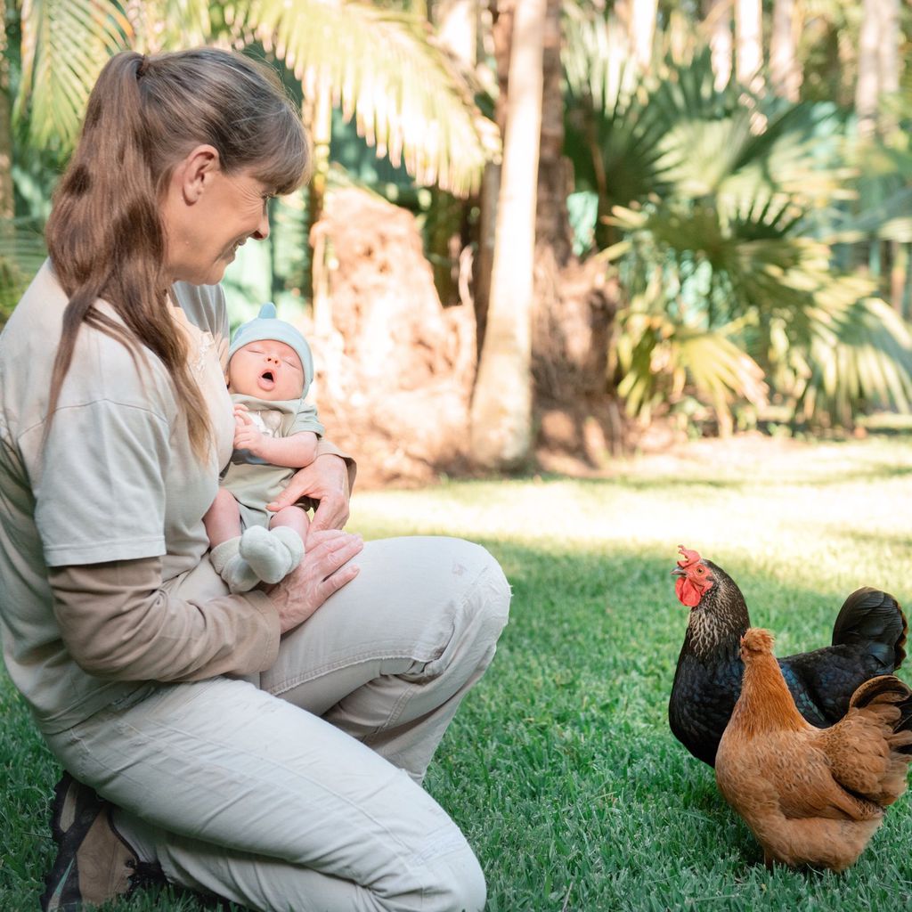 Terri Irwin und Enkelin Grace