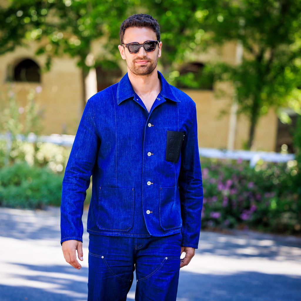 Theo James bei der Paris Fashion Week
