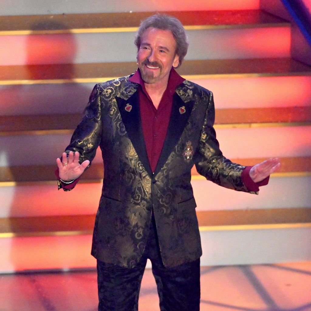 Auftritt bei der ARD-Show: Thomas Gottschalk beim Adventsfest der 100.000 Lichter 2024 in Suhl