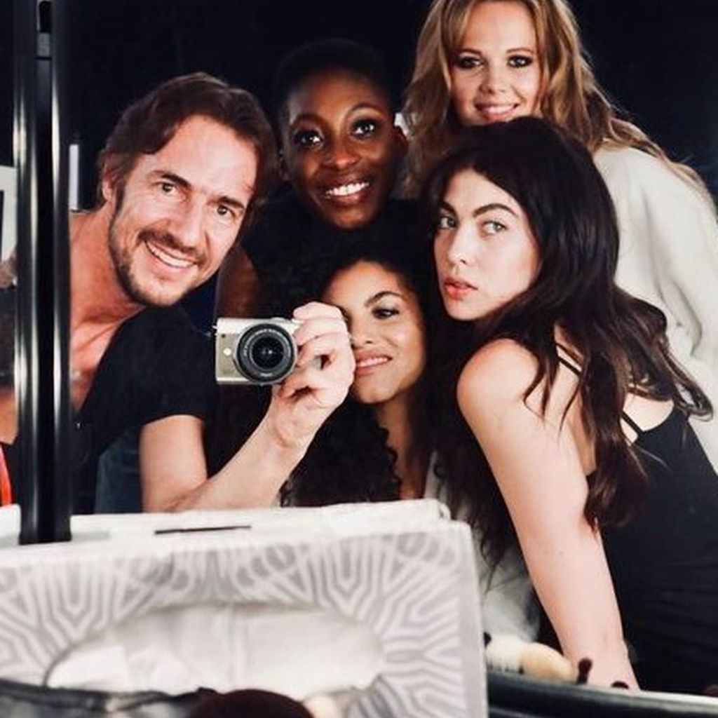 Thomas Hayo mit den GNTM-Finalistinnen des Jahres 2018