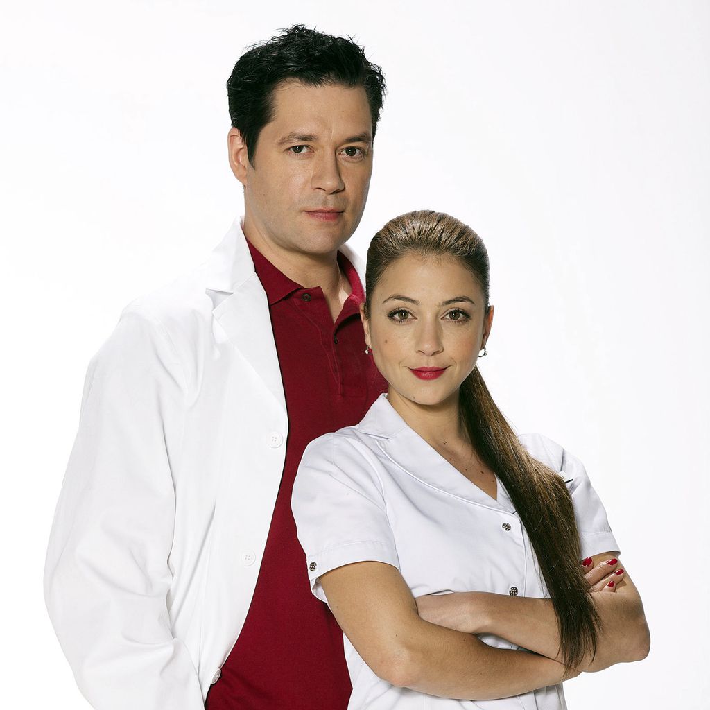 Die "In aller Freundschaft"-Stars Thomas Koch (Dr. Philipp Brentano) und Arzu Bazman (Arzu Ritter)