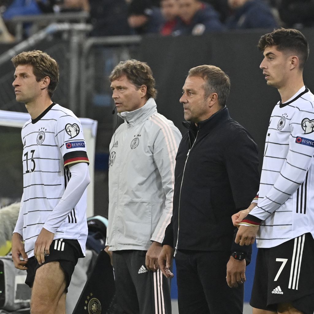Thomas Müller, Assistenztrainer Marcus Sorg, Bundestrainer Hansi Flick und Kai Havertz