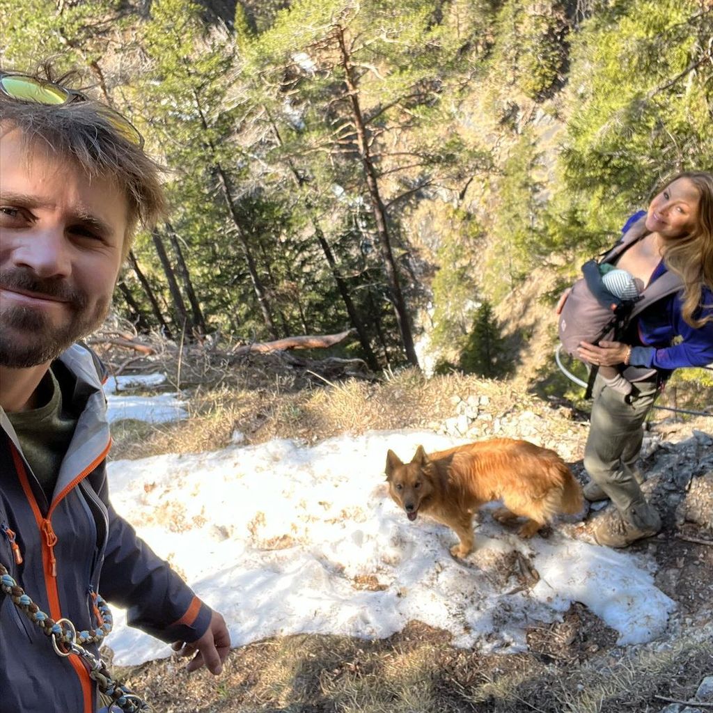 Thore und Jana Schölermann mit ihrer Tochter Ilvi