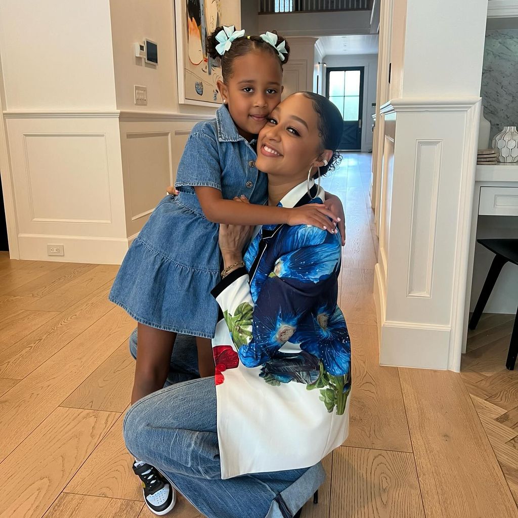 Tia Mowry und ihre Tochter Cairo im April 2024