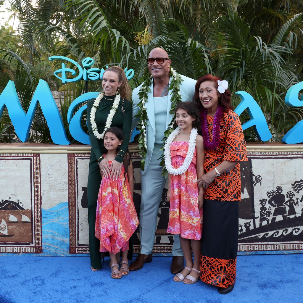 Tiana Johnson, Lauren Hashian, Dwayne Johnson, Jasmine Johnson und Ata Johnson