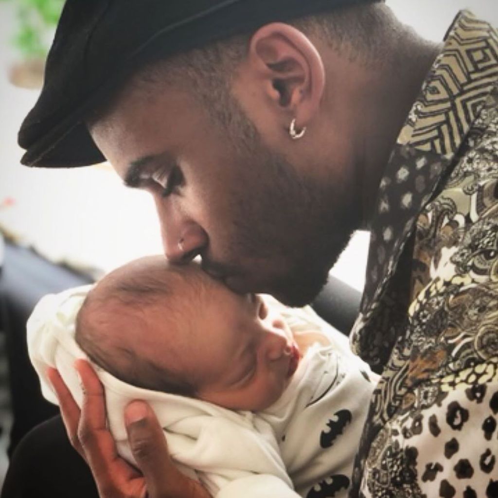 Tijan Njie mit seinem Neffen, Juni 2020