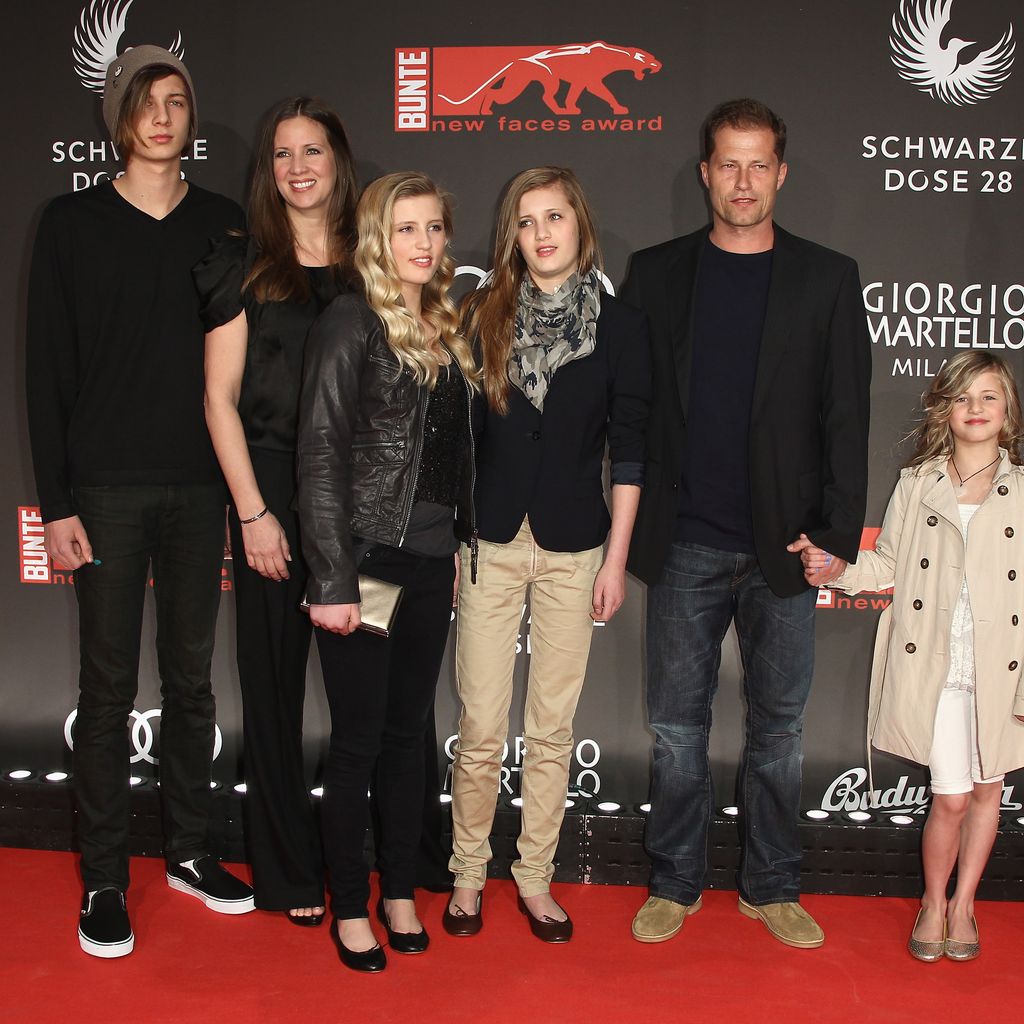 Til Schweiger mit seiner Familie und Ex-Freundin Svenja Holtmann im Jahr 2011