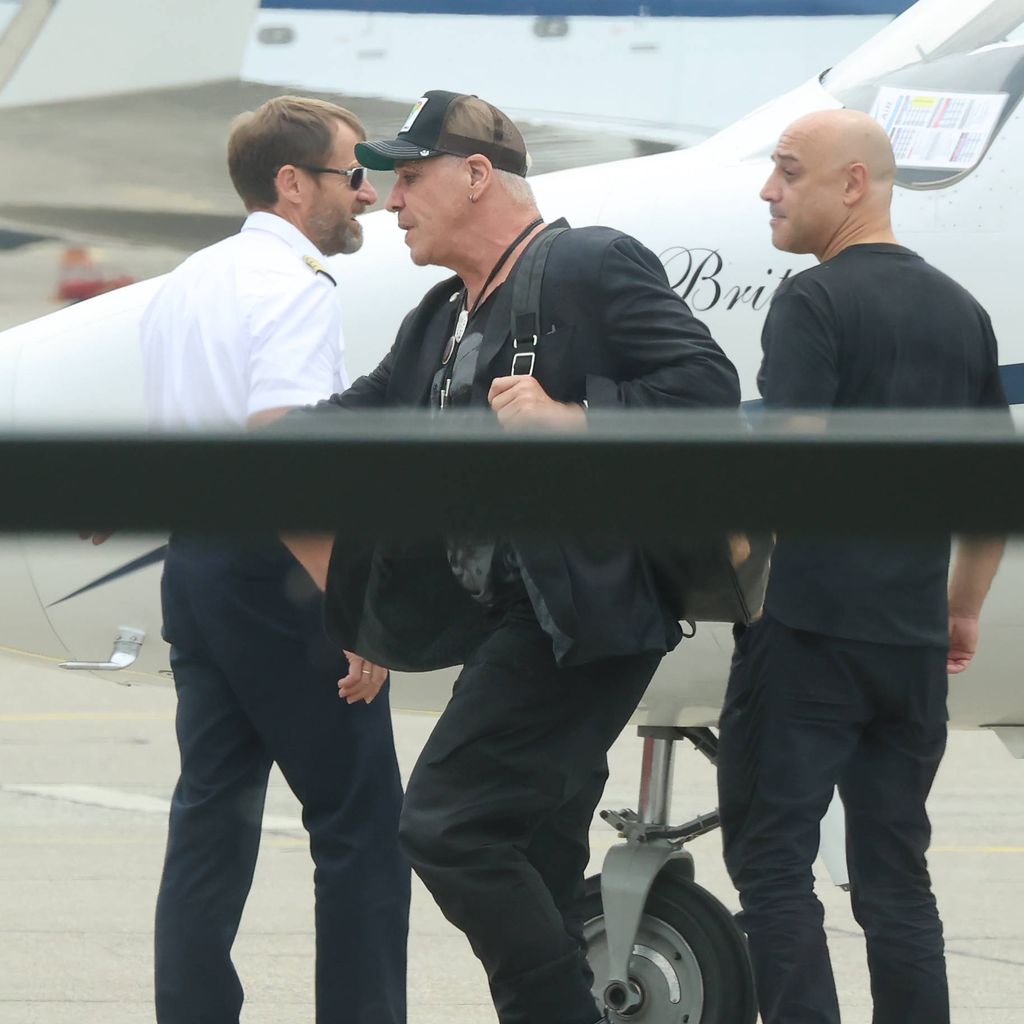 Till Lindemann am Flughafen