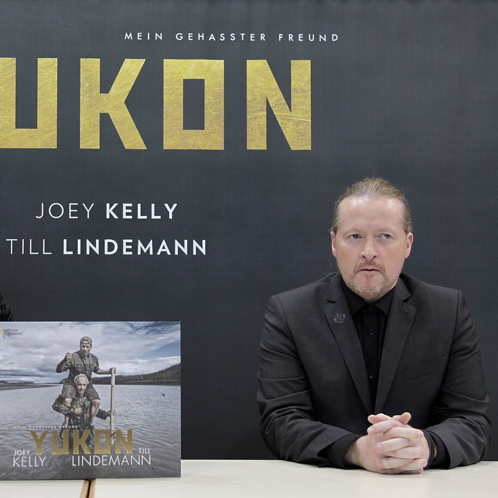 Till Lindemann und Joey Kelly bei der Präsentation ihres ersten Bildbandes "Yukon" auf der Frankfurt
