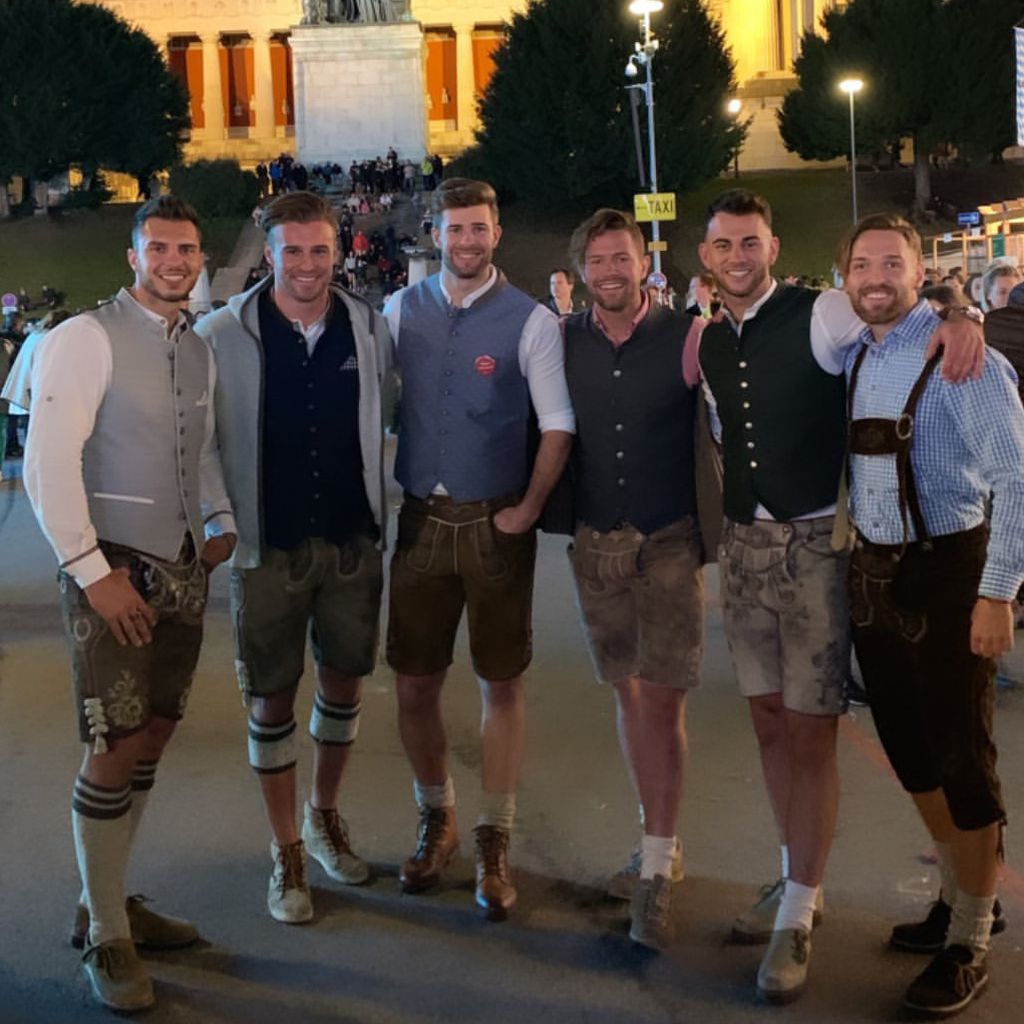 Tim, Alexander, Marco, Florian und Serkan auf dem Oktoberfest 2019