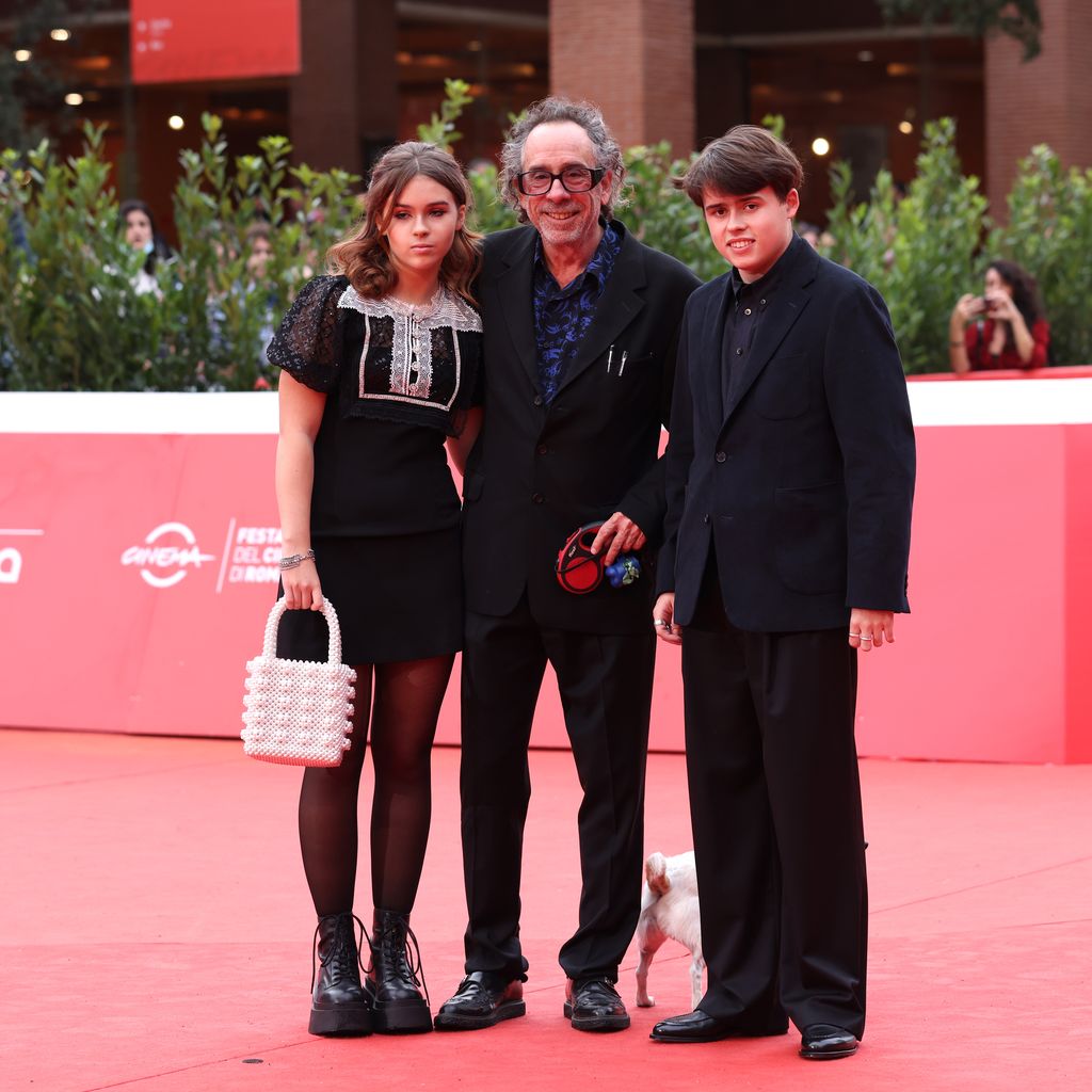 Nell Burton, Tim Burton und Billy-Ray Burton, Oktober 2021