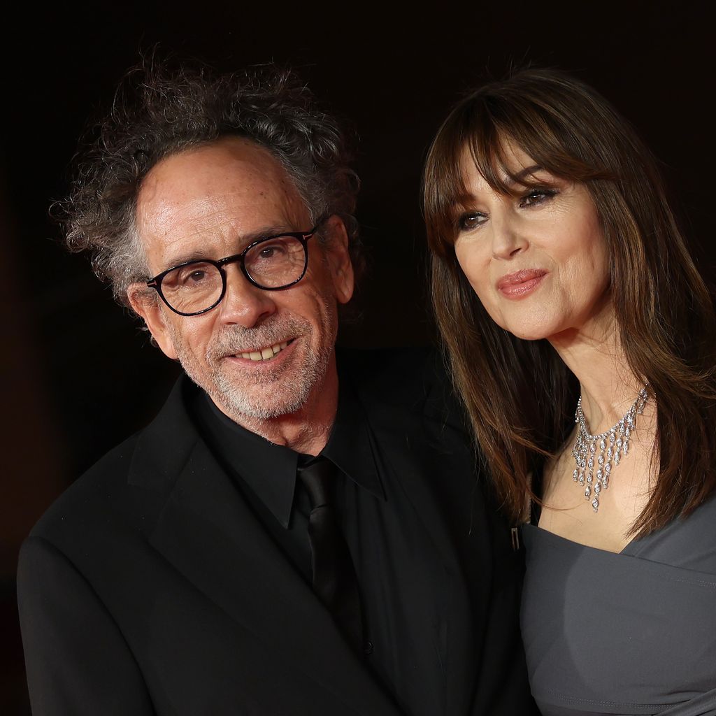 Tim Burton und Monica Bellucci im Oktober 2023