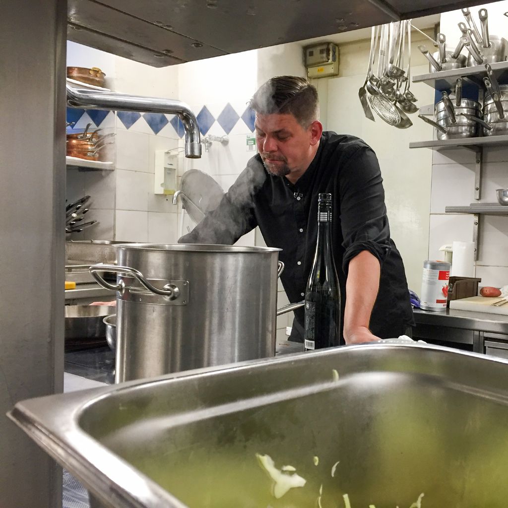 Tim Mälzer bei "Kitchen Impossible"