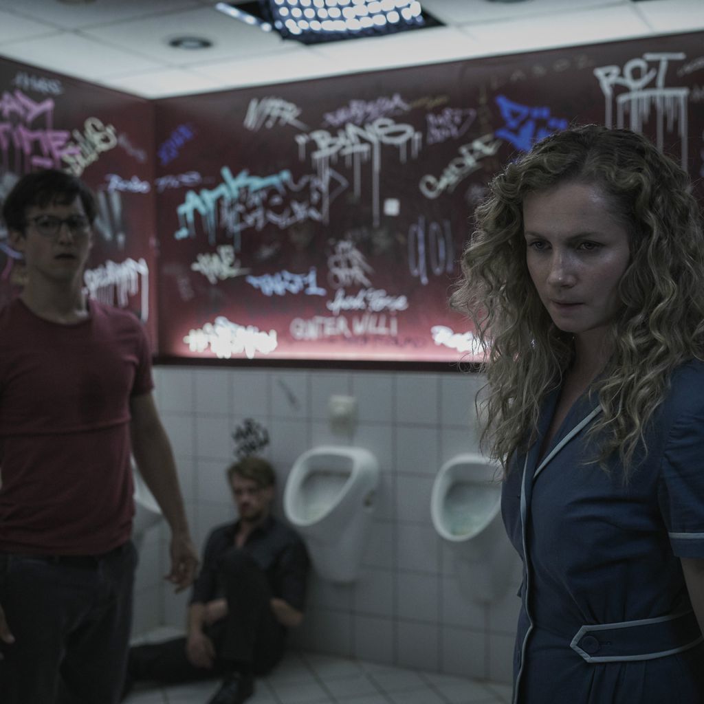 Tim Oliver Schultz und Cornelia Gröschel in "Freaks - Du bist eine von uns"