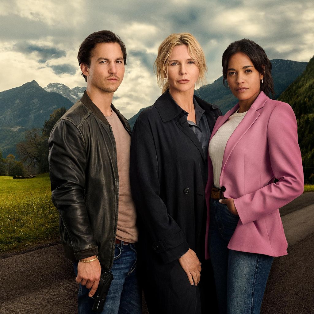 Tim Oliver Schulz, Veronica Ferres und Salka Weber in "Alpentod – Ein Bergland-Krimi"