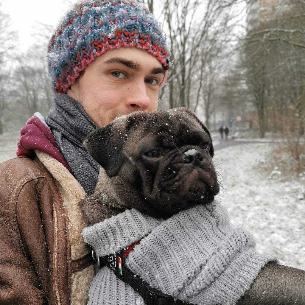 Timon Krause und sein Hund im Januar 2021