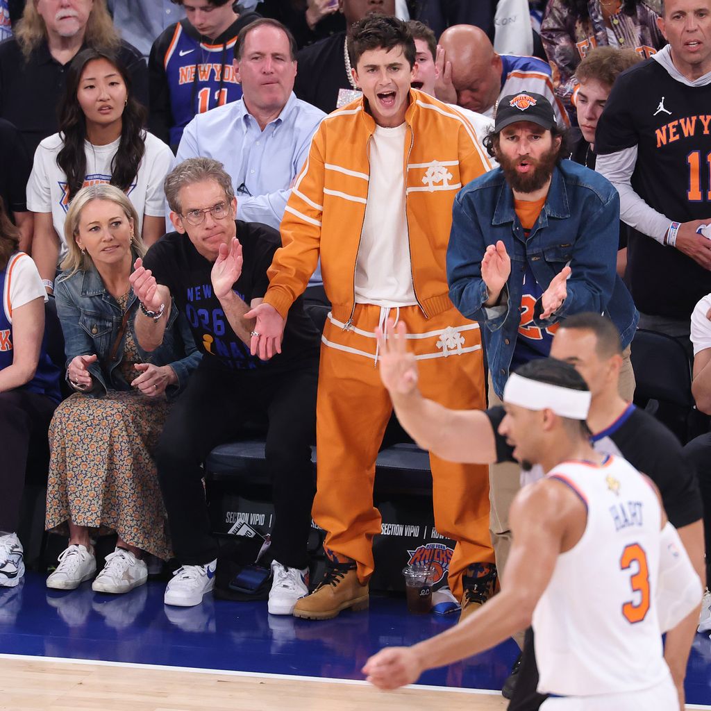 Timothée Chalamet reagiert während Spiel 3 der NBA Finals zwischen Spurs und Knicks im Madison Square Garden