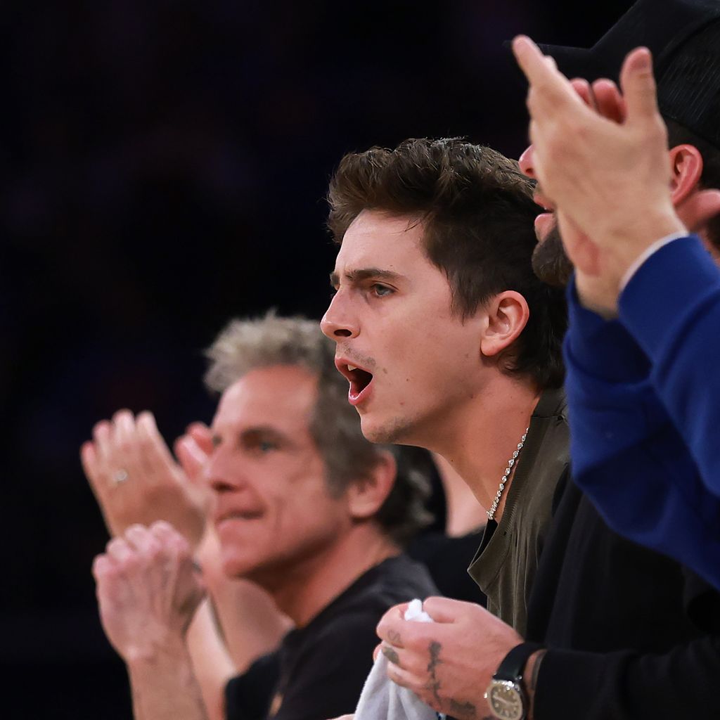 Bei den New York Knicks: Timothée Chalamet fiebert im Madison Square Garden während Spiel 1 der Eastern Conference Finals mit