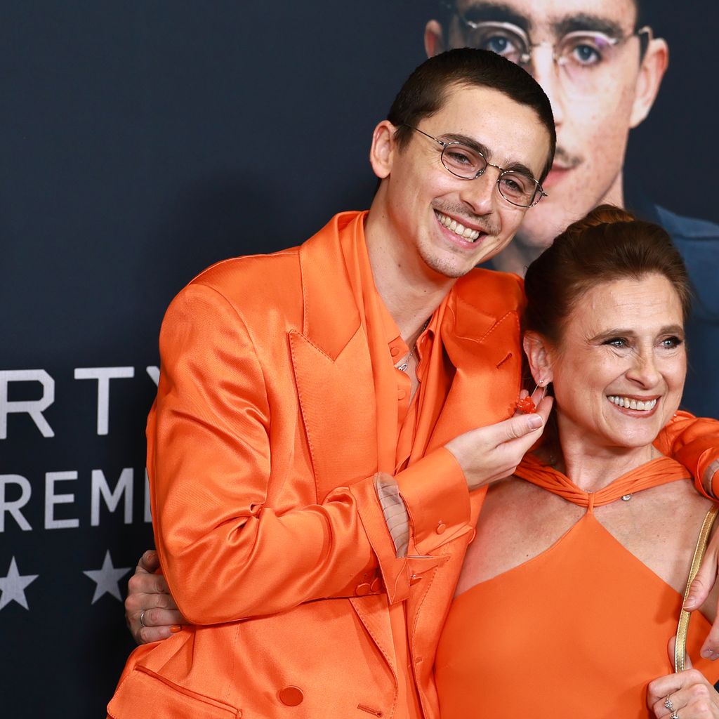 Bei A24-Premiere von "Marty Supreme" in New York: Timothée Chalamet mit Nicole Flender