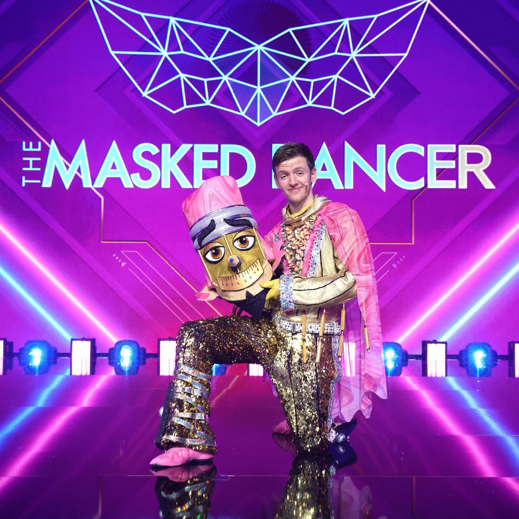 Timur Bartels als der Buntstift bei "The Masked Dancer"