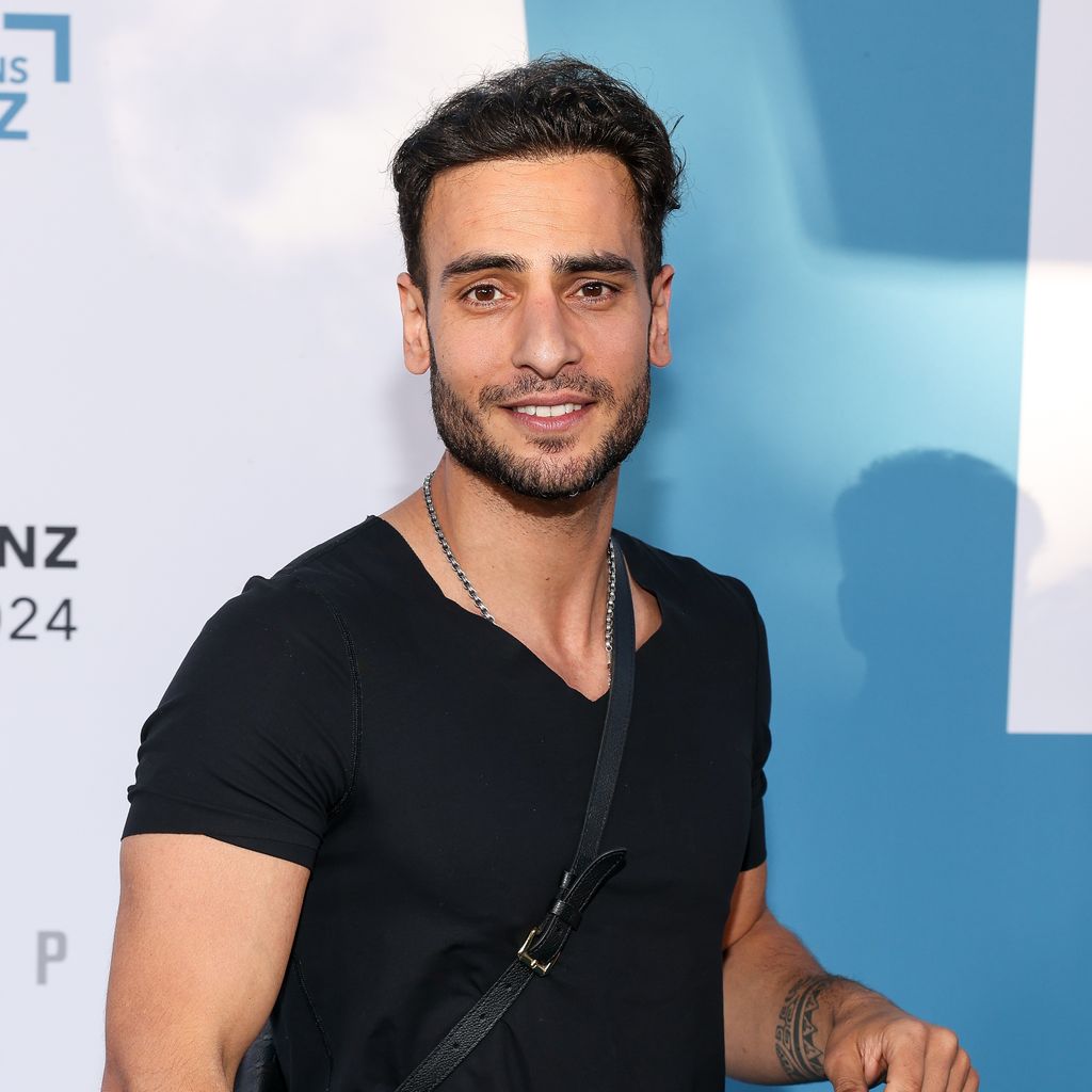 Schauspieler Timur Ülker im Juni 2024 in Berlin