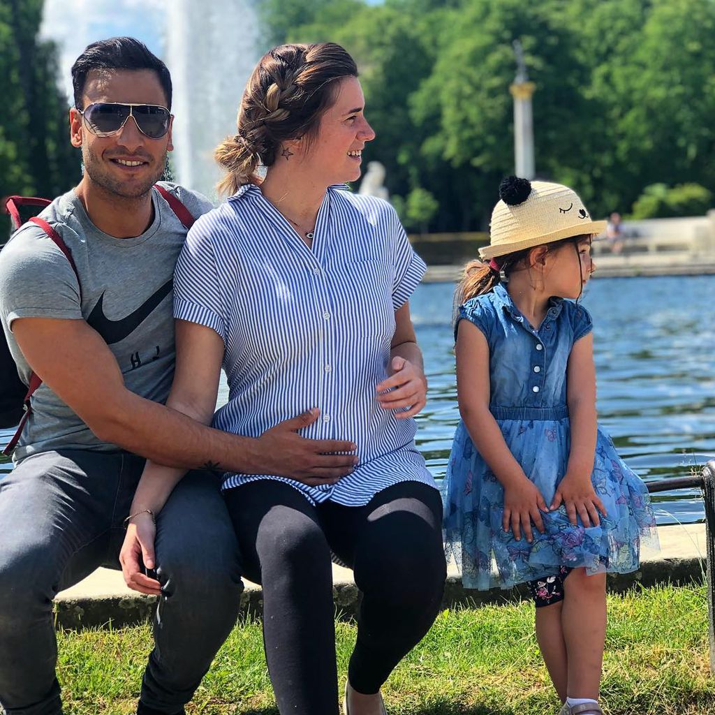 Timur Ülker mit seiner Partnerin Caroline Steinhof und Tochter Illeya