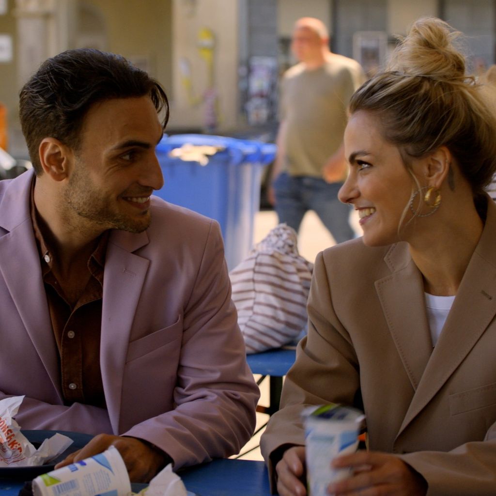 Timur Ülker (Nihat) und Sarah Mangione (Liz) bei "GZSZ"