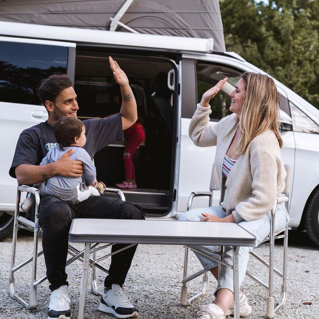 Timur Ülker und seine Partnerin Caroline