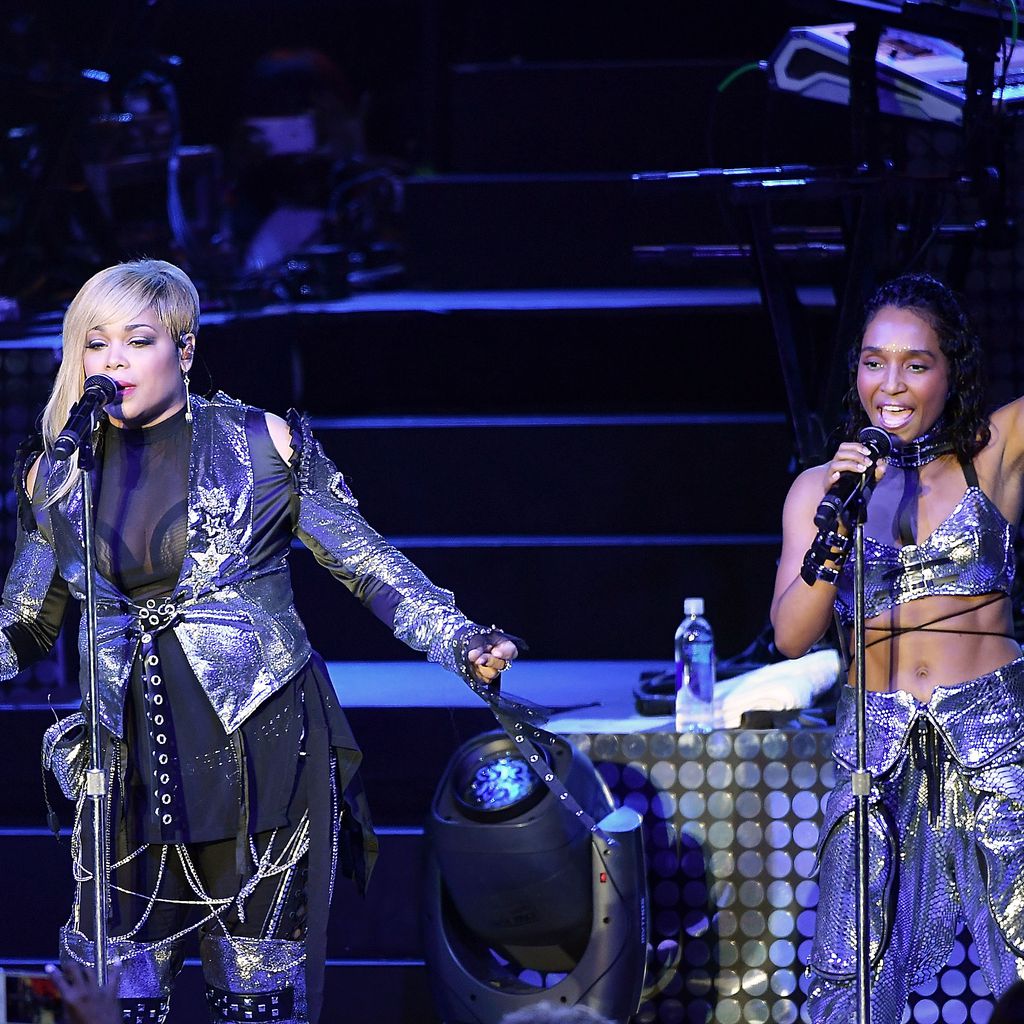 Tionne 'T-Boz' Watkins und Rozonda 'Chilli' Thomas bei einem Auftritt ihrer Band TLC