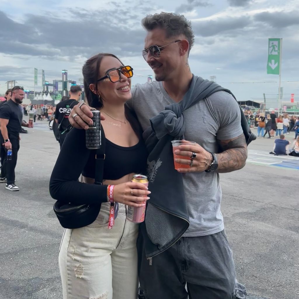 Realitystar Tobias Pietrek mit seiner Freundin Mina