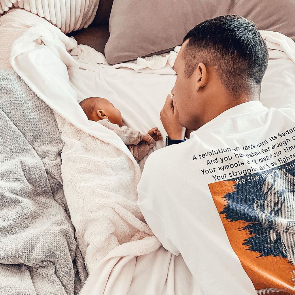 Tobias Wolf mit seinem Sohn Lyan, August 2020