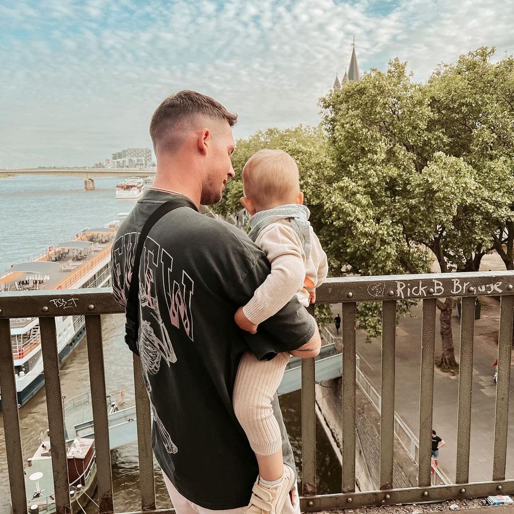 Tobias Wolf mit seinem Sohn Lyan