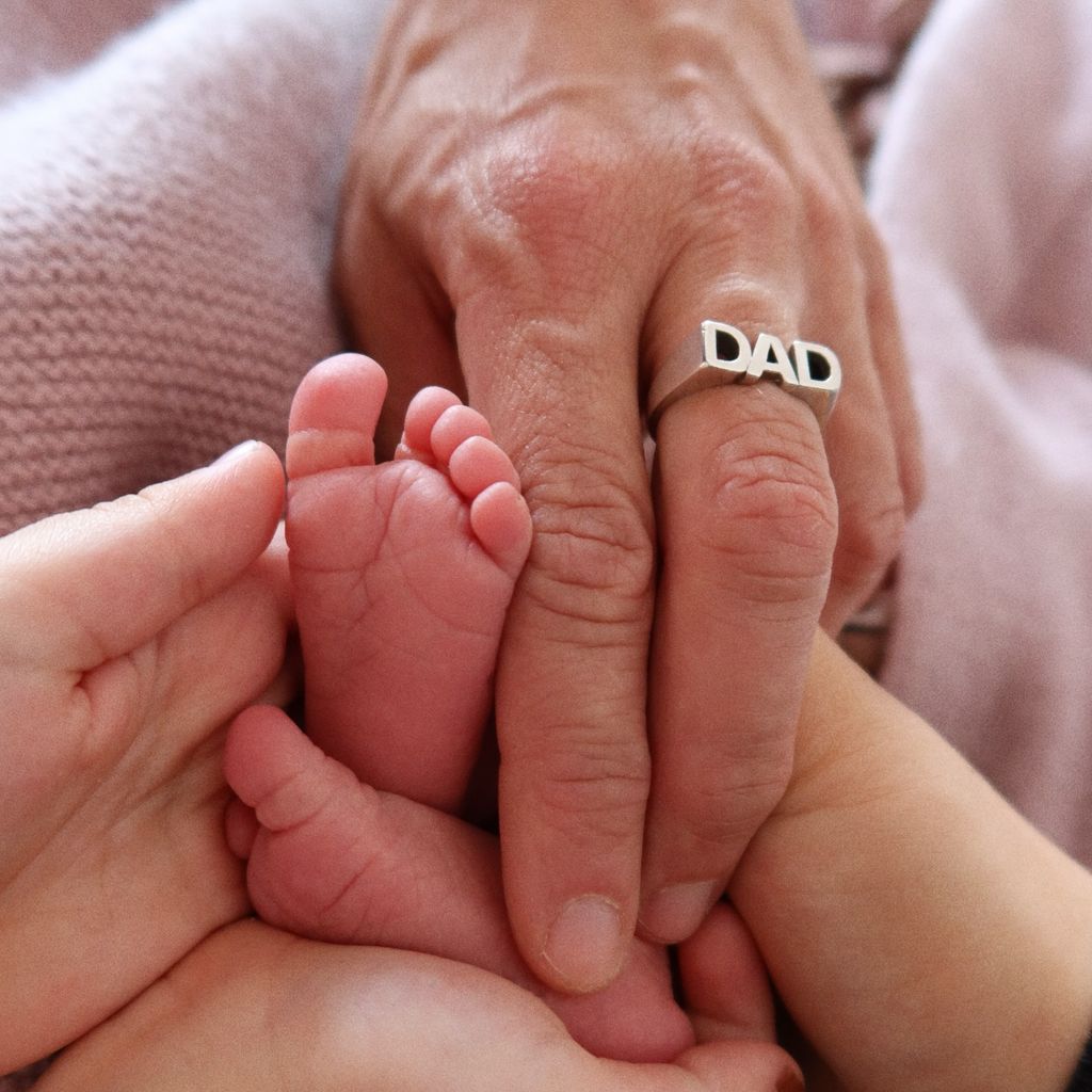 Tom Beck, Chryssanthi Kavazi und ihr Baby, 2024