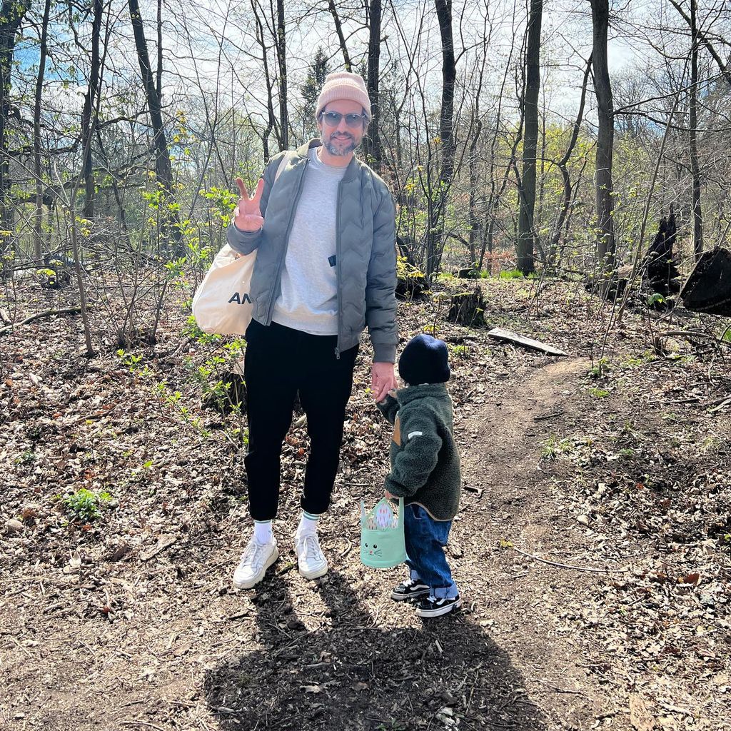 Tom Beck und sein Sohn im April 2022