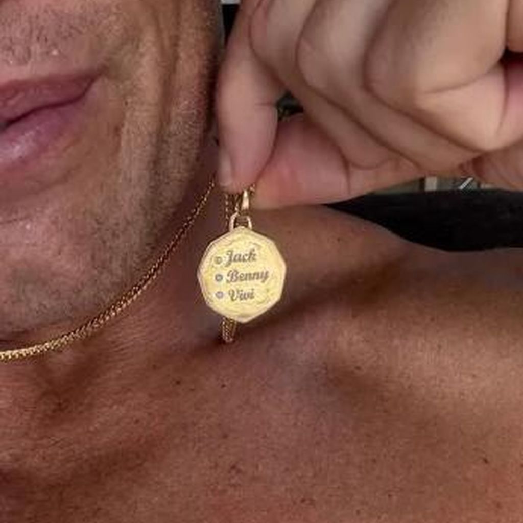 Tom Bradys Kette zeigt die Namen seiner Kinder Jack, Benjamin und Vivian