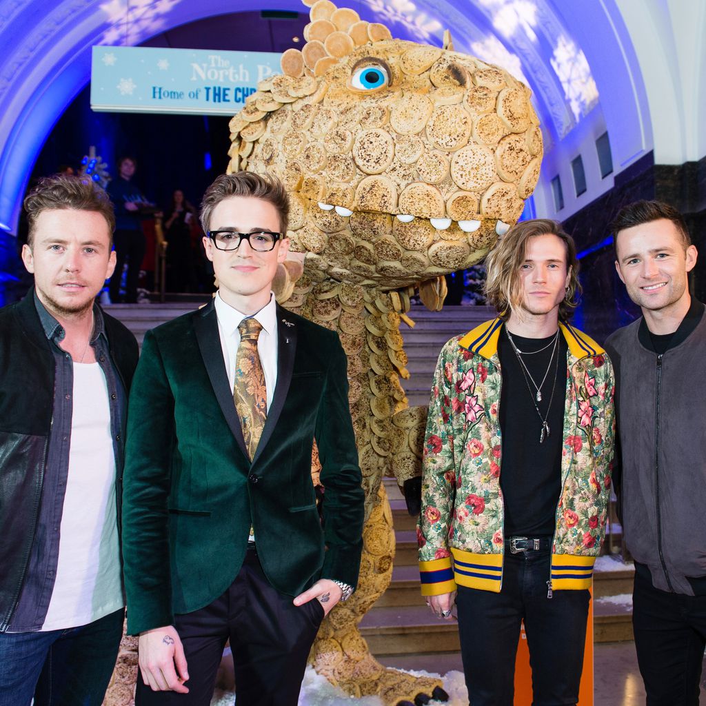 Tom Fletcher (2. v.l.) bei der Vorstellung seines Weihnachtskinderbuches mit seiner Band McFly