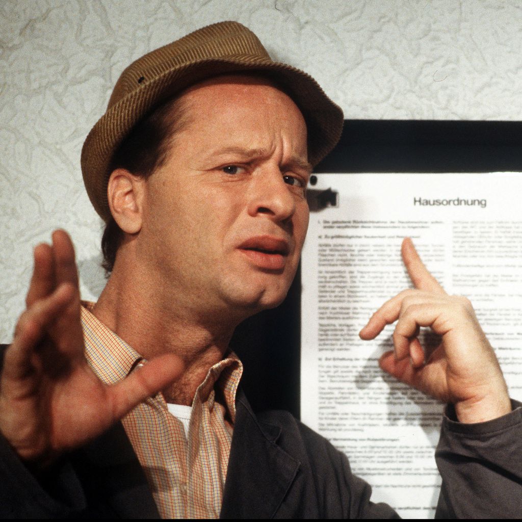 Tom Gerhardt als Dieter Krause in "Hausmeister Krause – Ordnung muss sein"