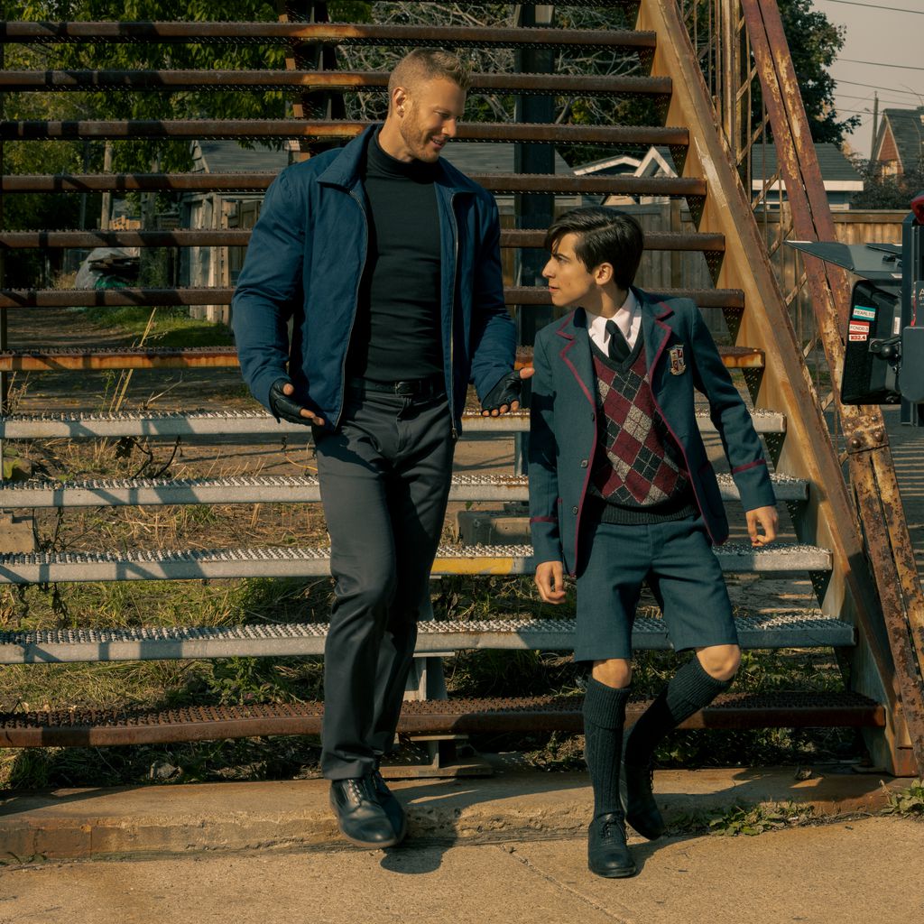 Tom Hopper und Aidan Gallagher in "Umbrella Academy"
