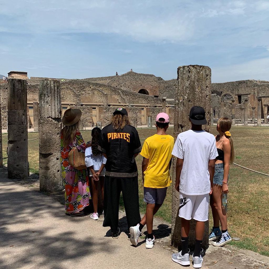 Tom Kaulitz, Heidi Klum und Heidis Kinder in Pompeji