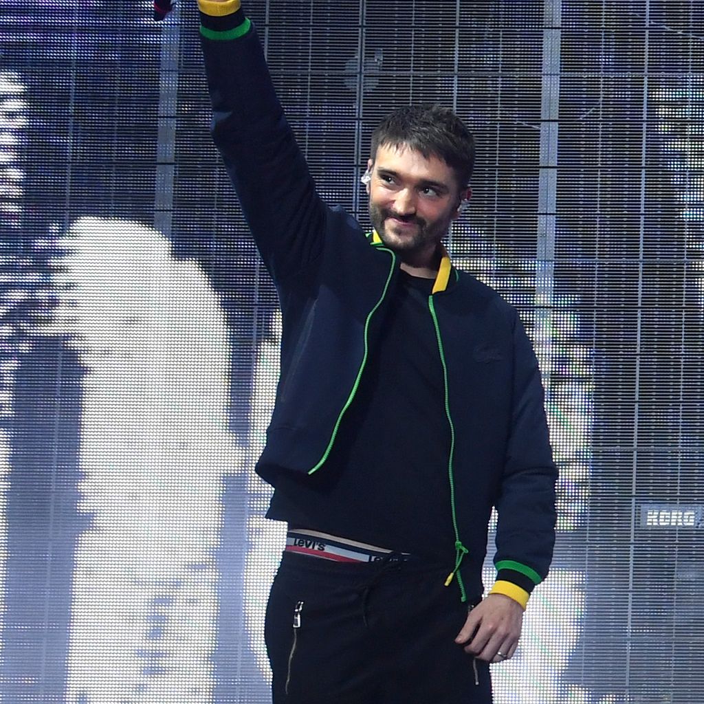 Tom Parker, Sänger