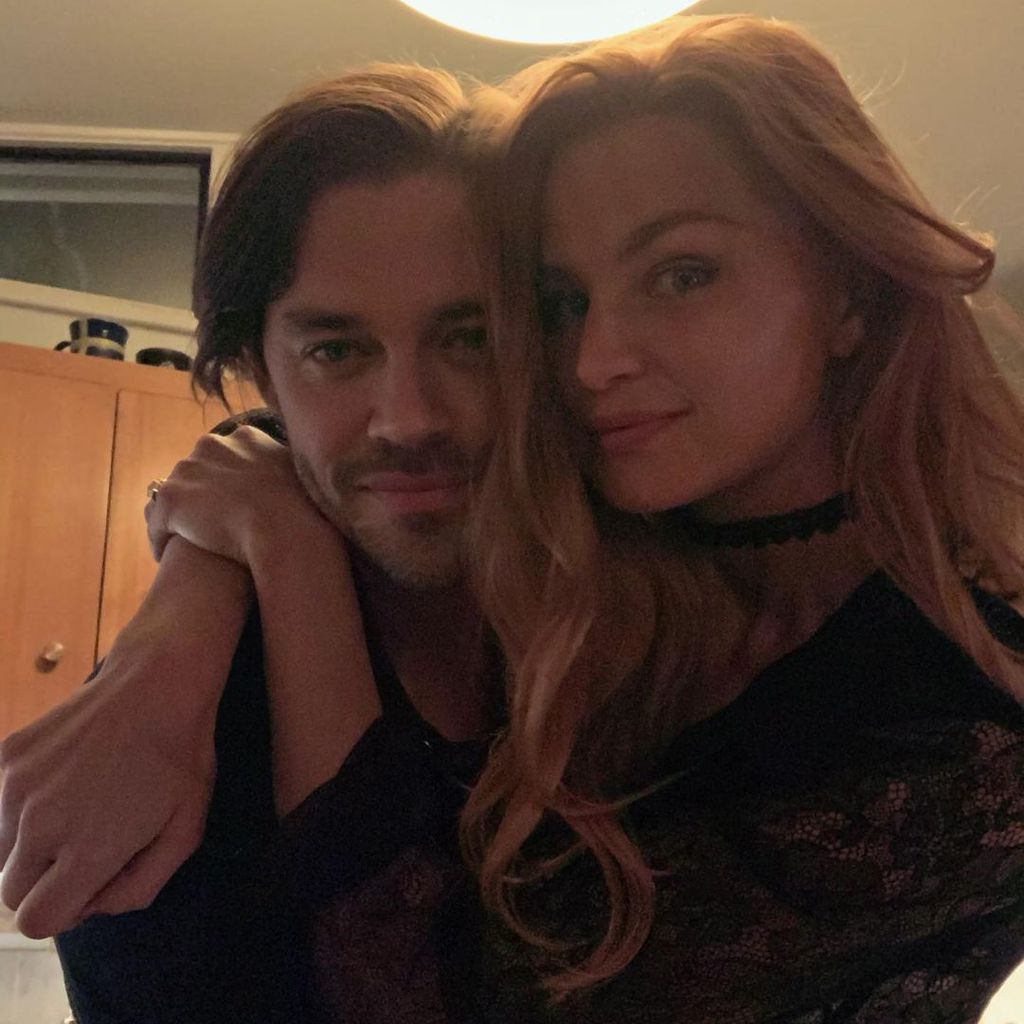 Tom Payne und seine Frau Jennifer