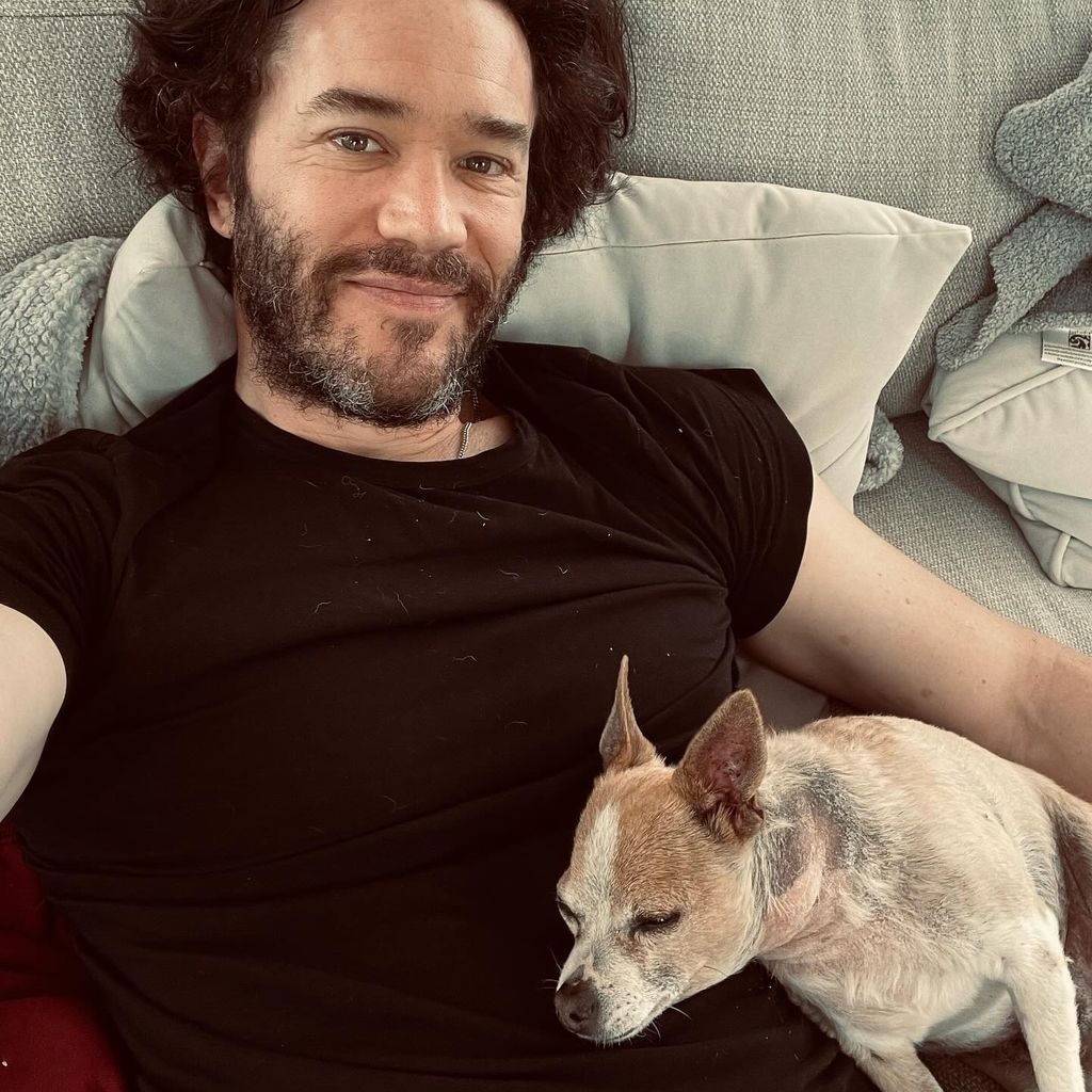 Tom Pelphrey mit seinem Hund King