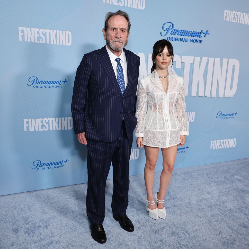 Tommy Lee Jones und Jenna Ortega im Dezember 2023