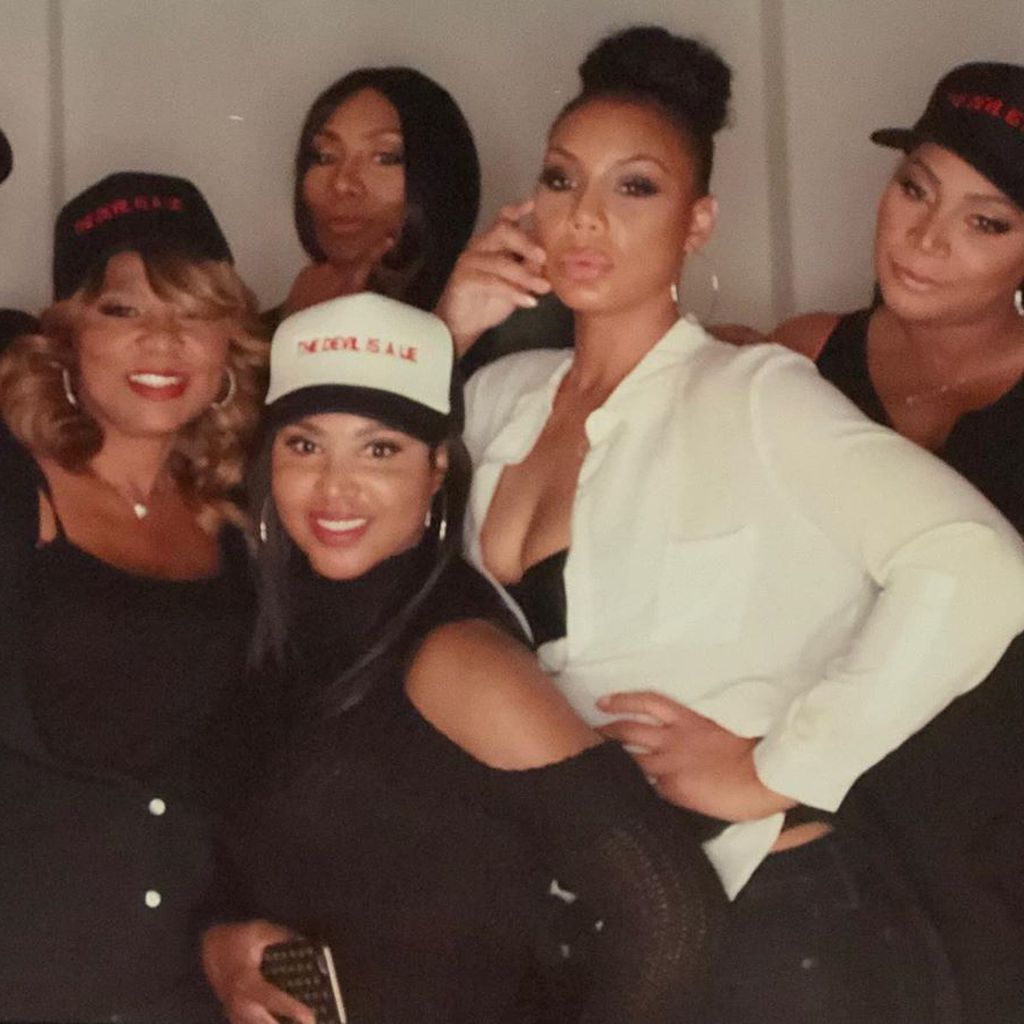 Toni Braxton (Mitte) mit ihren Schwestern und ihrer Mutter