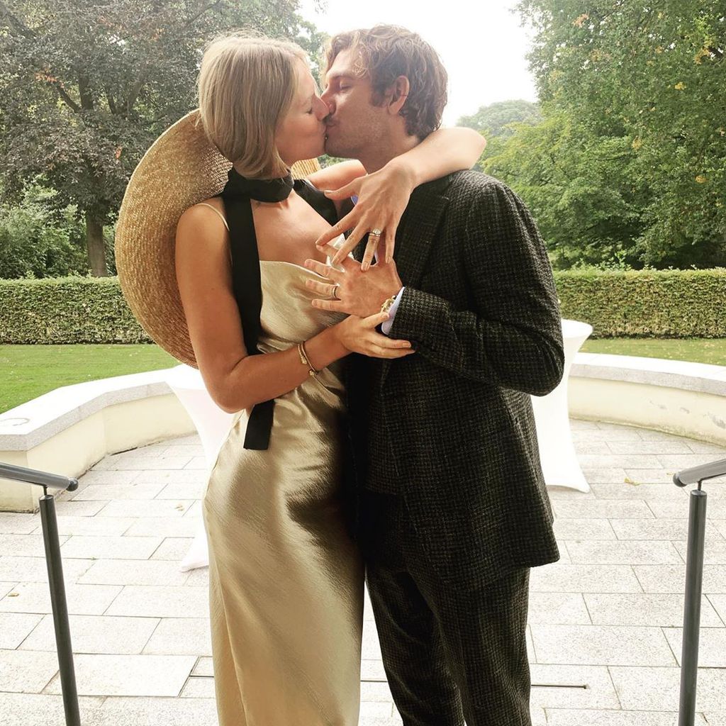 Toni Garrn und Alex Pettyfer bei ihrer Hochzeit im Oktober 2020