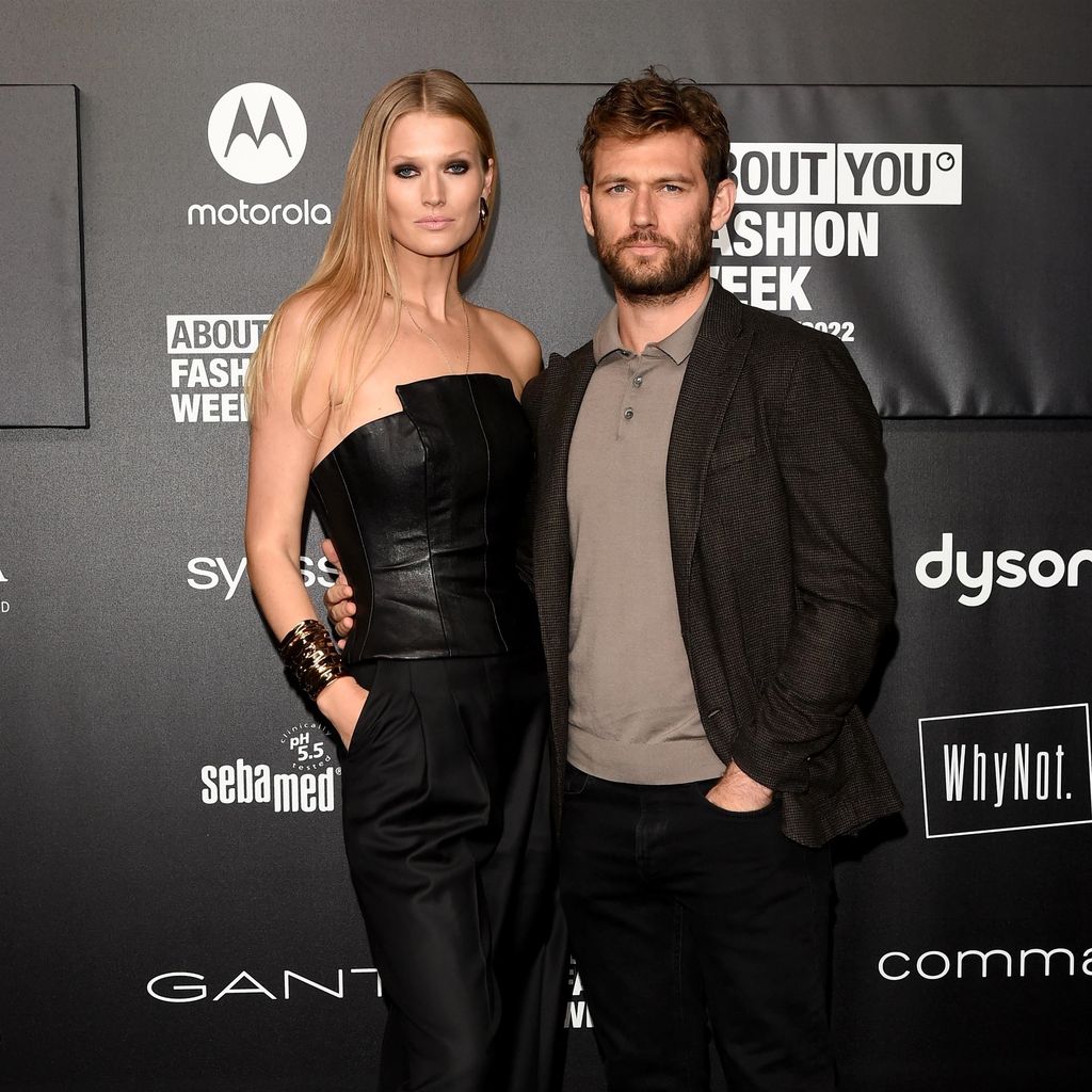 Toni Garrn und Alex Pettyfer auf der Fashion Week
