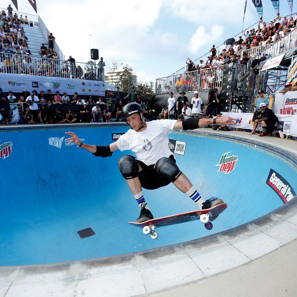 Tony Hawk, Profi-Skateboarder