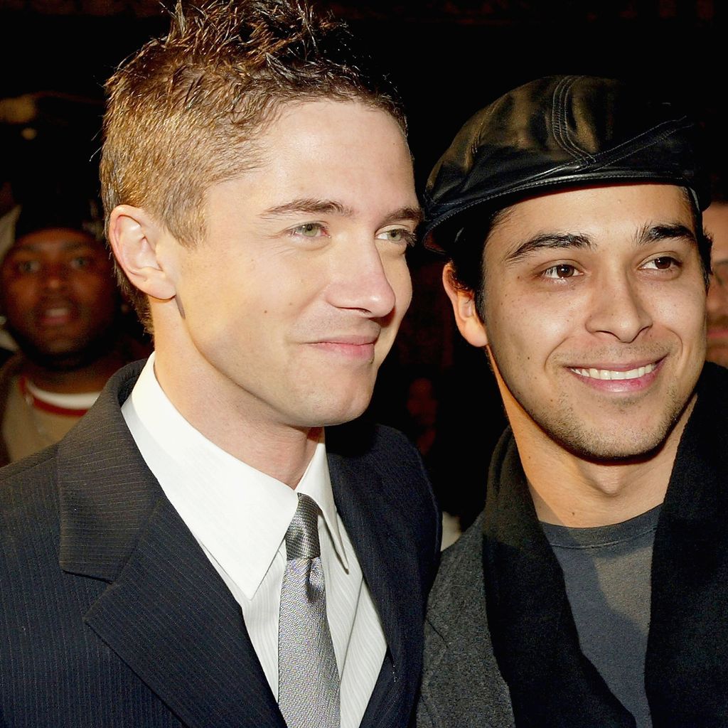 Topher Grace und Wilmer Valderrama 2004