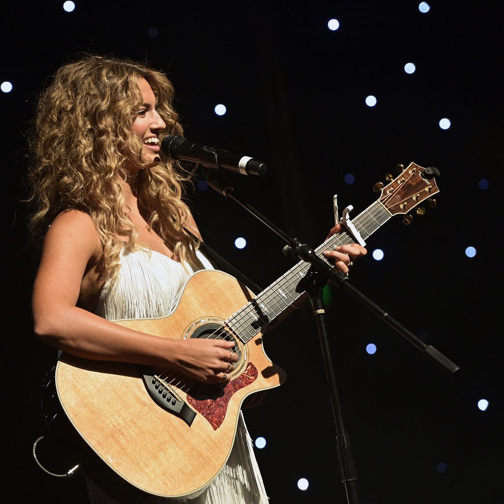 Tori Kelly bei einem Auftritt